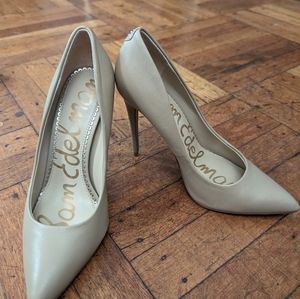 Sam Edelman creamy nude high heels, 5.5 -- approx 4.5"